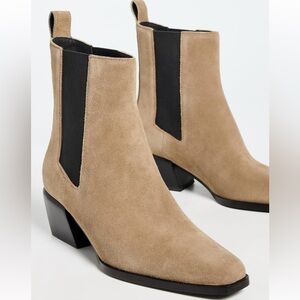 Rag and Bone NEVER WORN Joni Chelsea booties size 8 never worn
